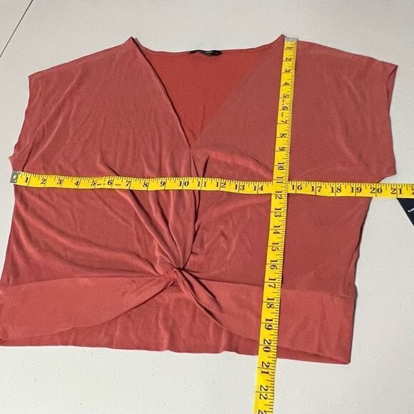 𝅺🆕 Lucky Brand Twist Front V-Neck Crop Top - Picture 8 of 8